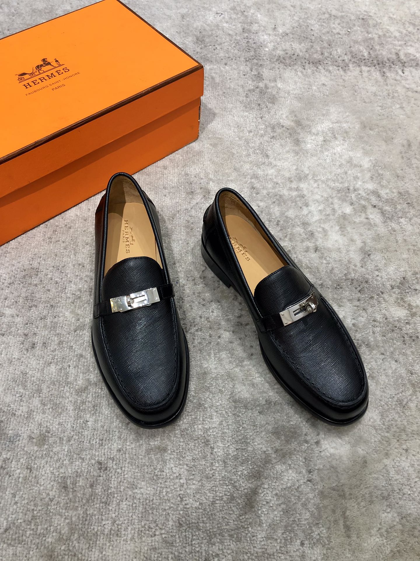 HERMES LOAFER