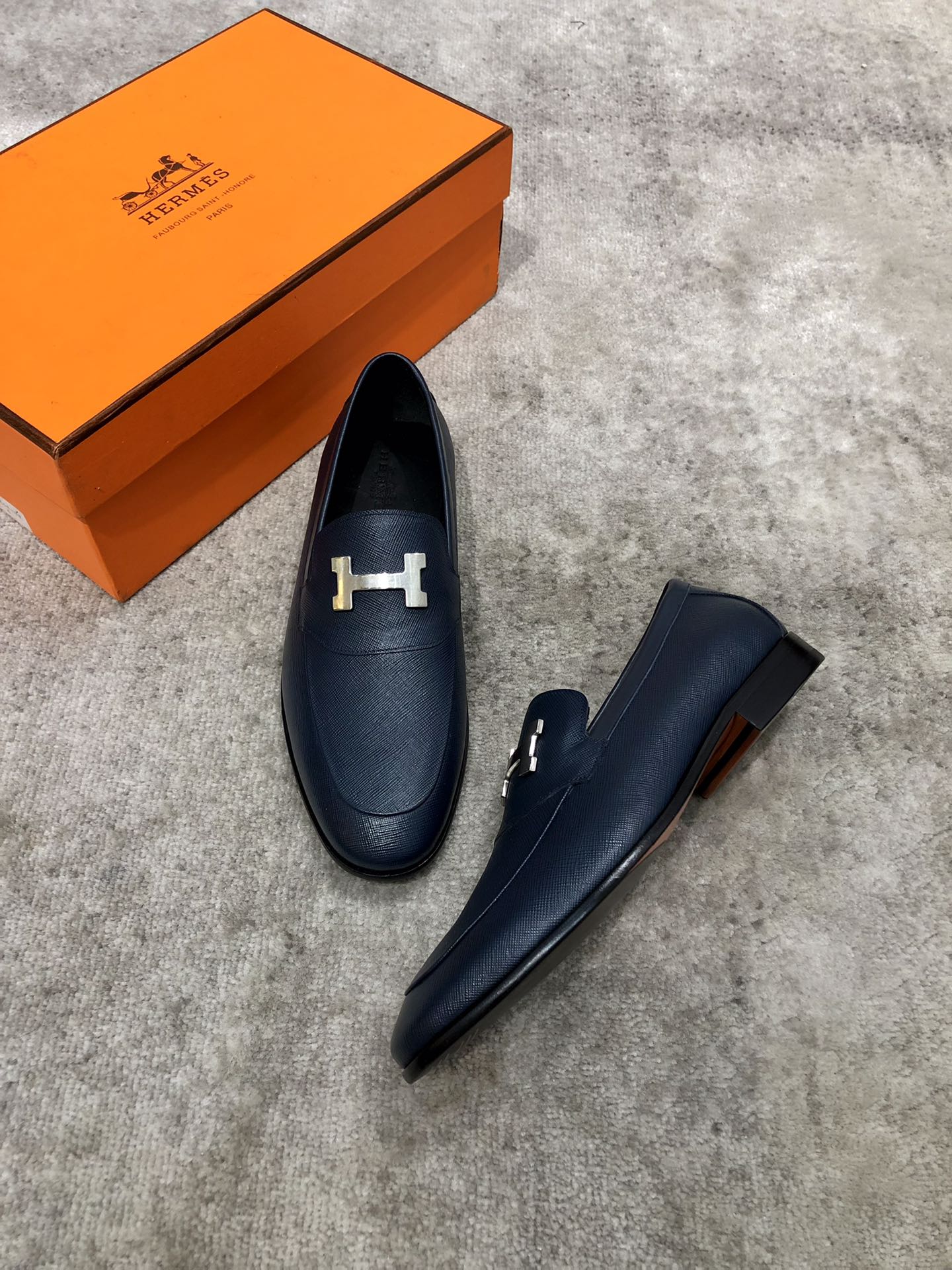 HERMES LOAFER