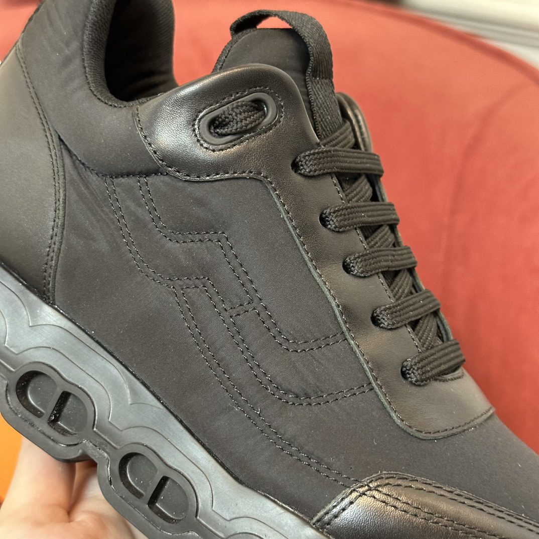 HERMES SNEAKER