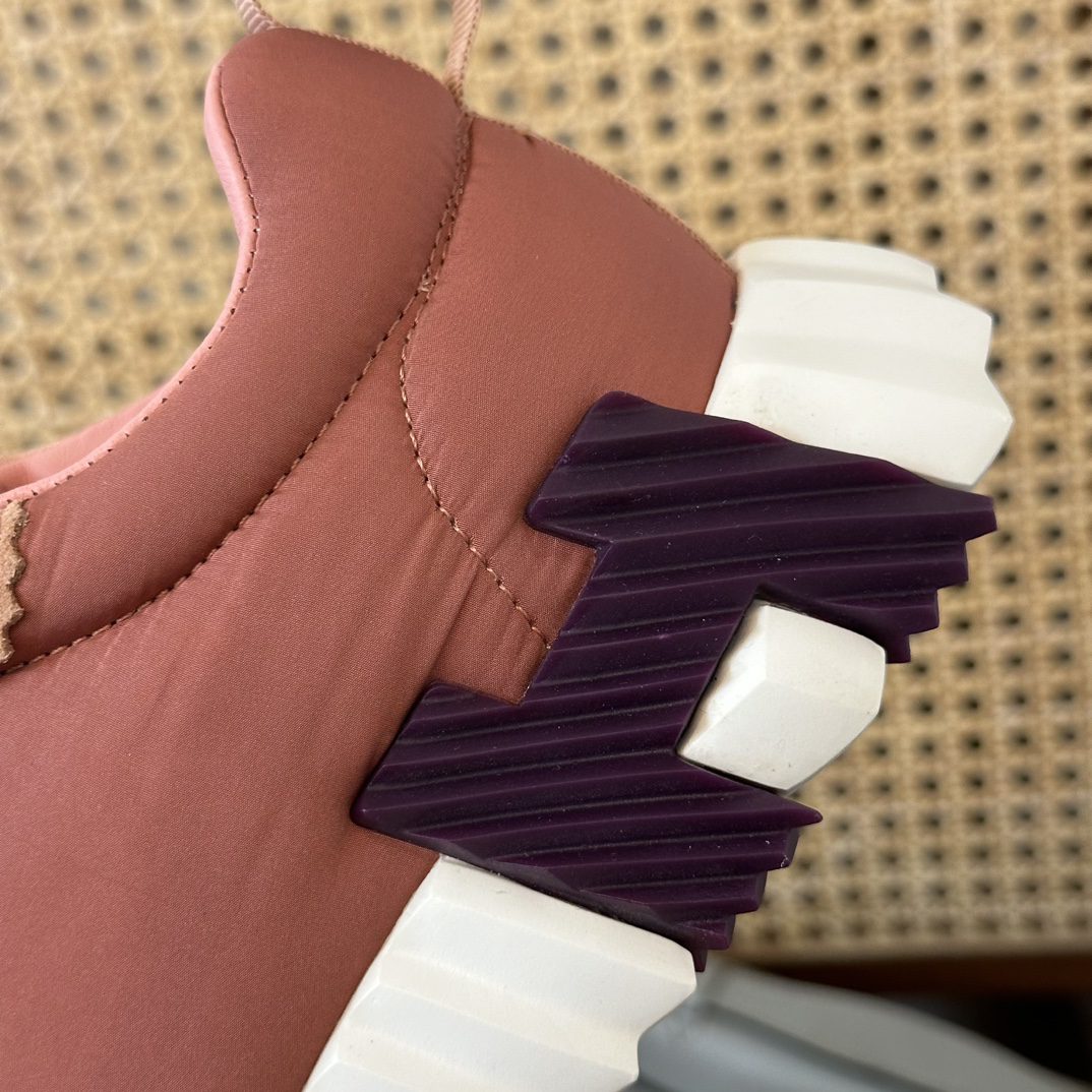 HERMES SNEAKER