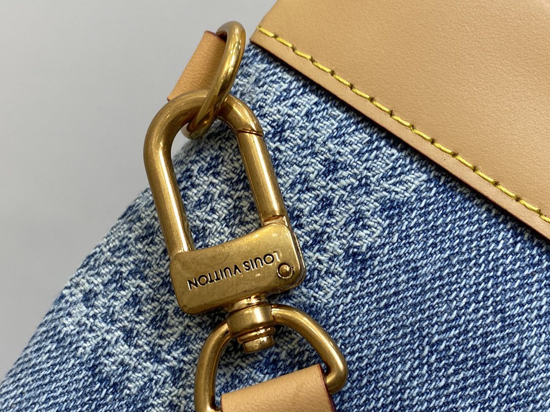 LV BAG