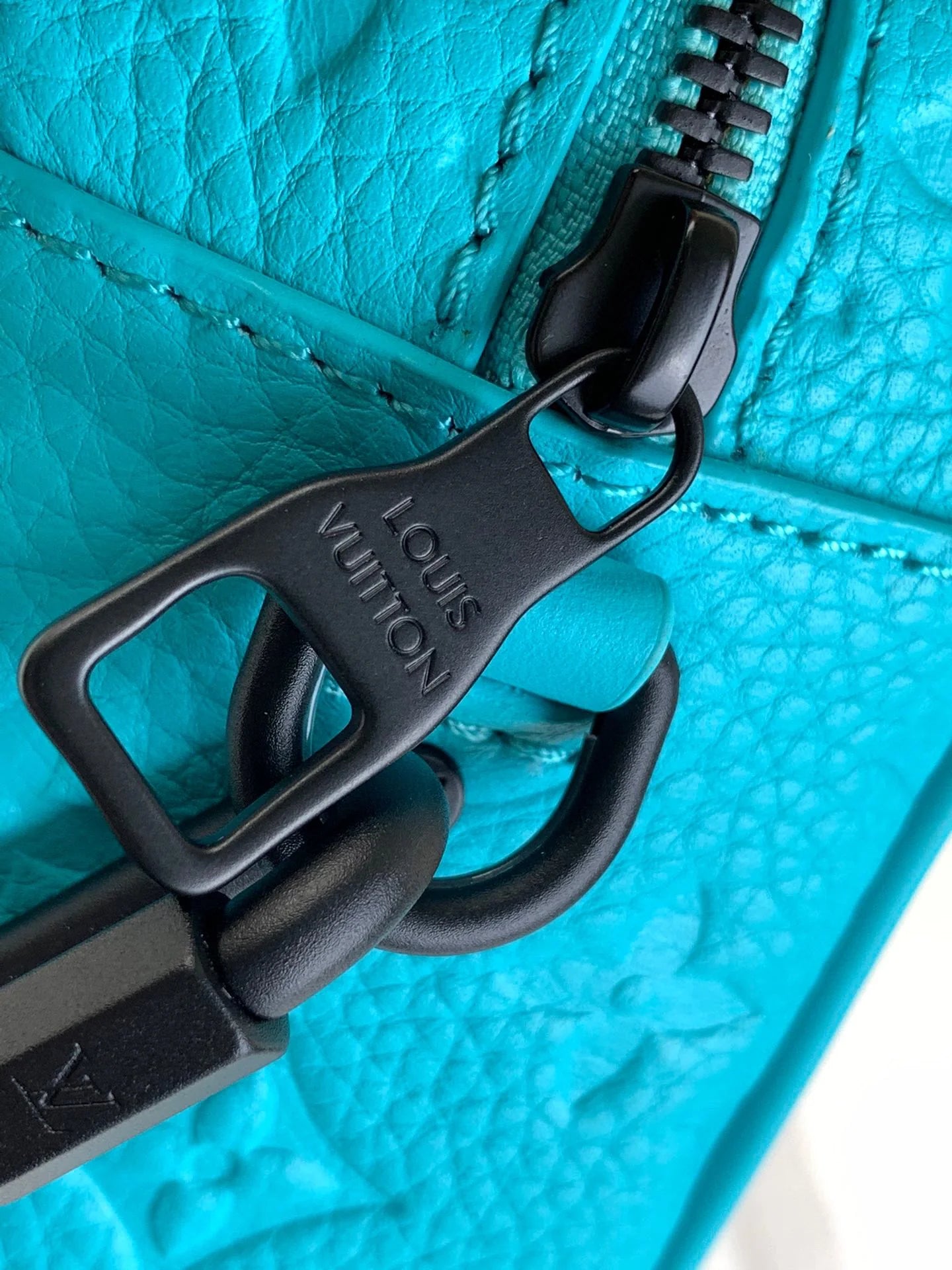 LV BAG M