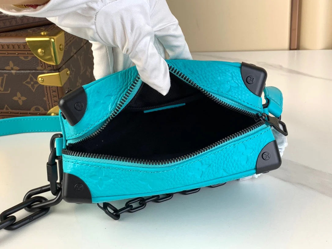 LV BAG M