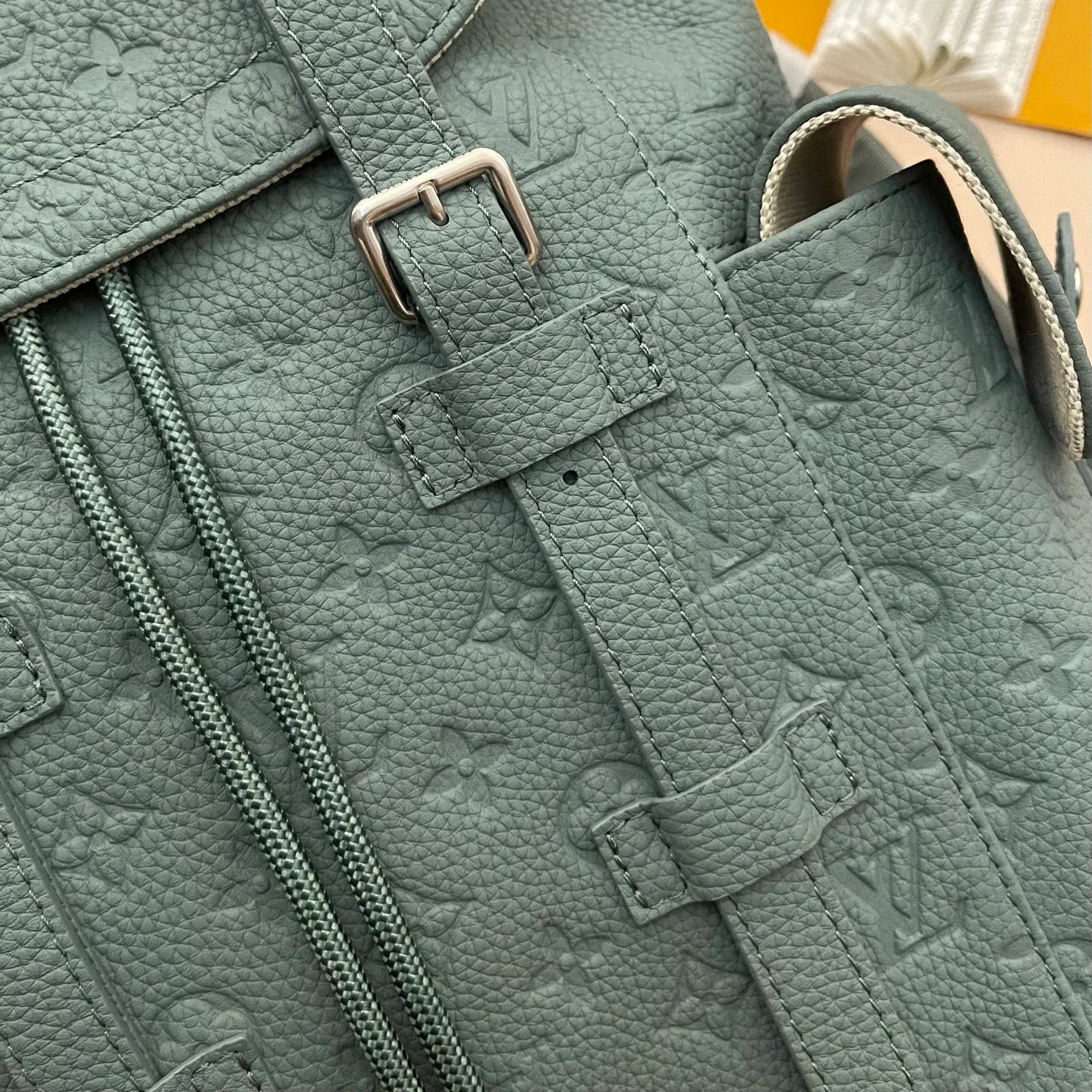LV BAG M