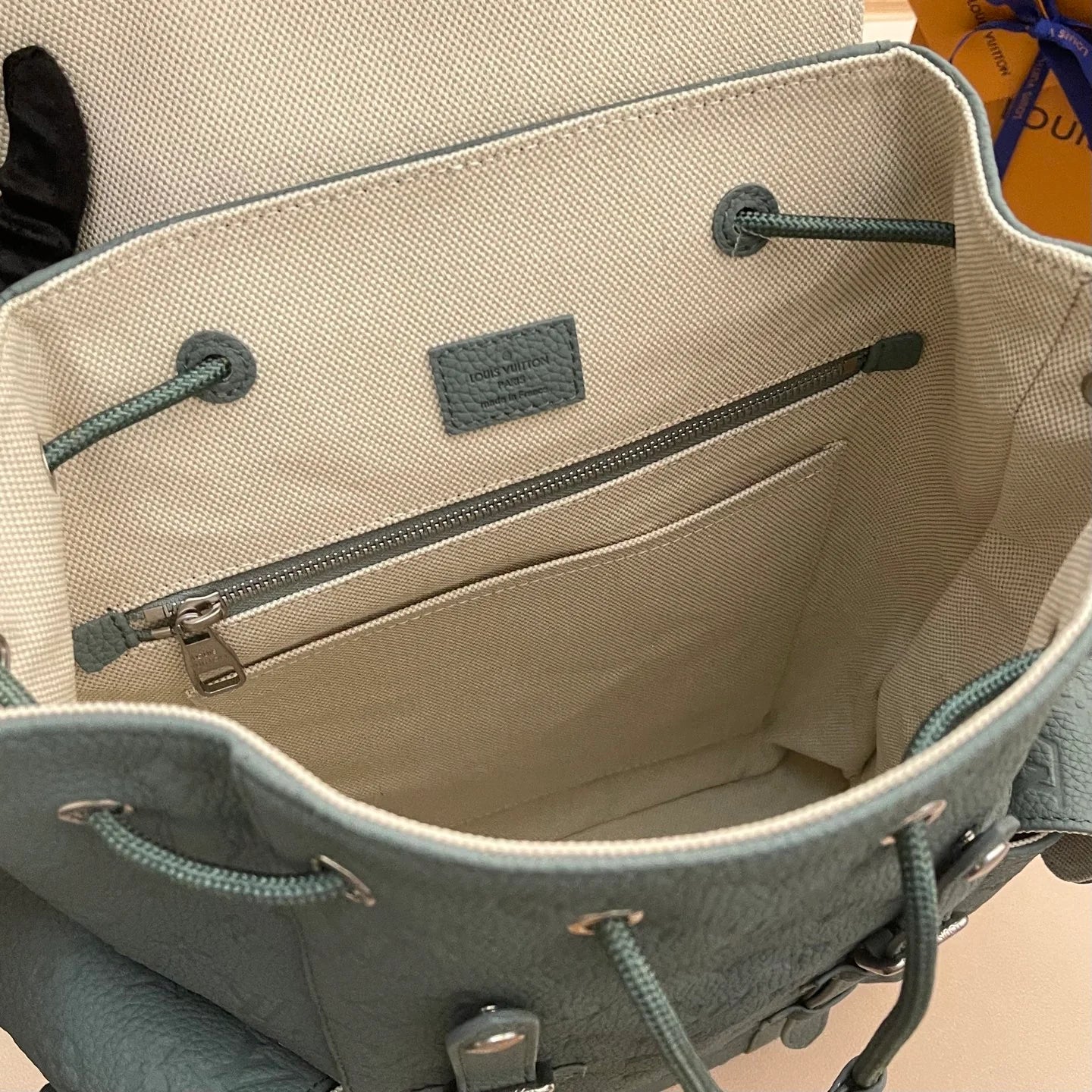 LV BAG M