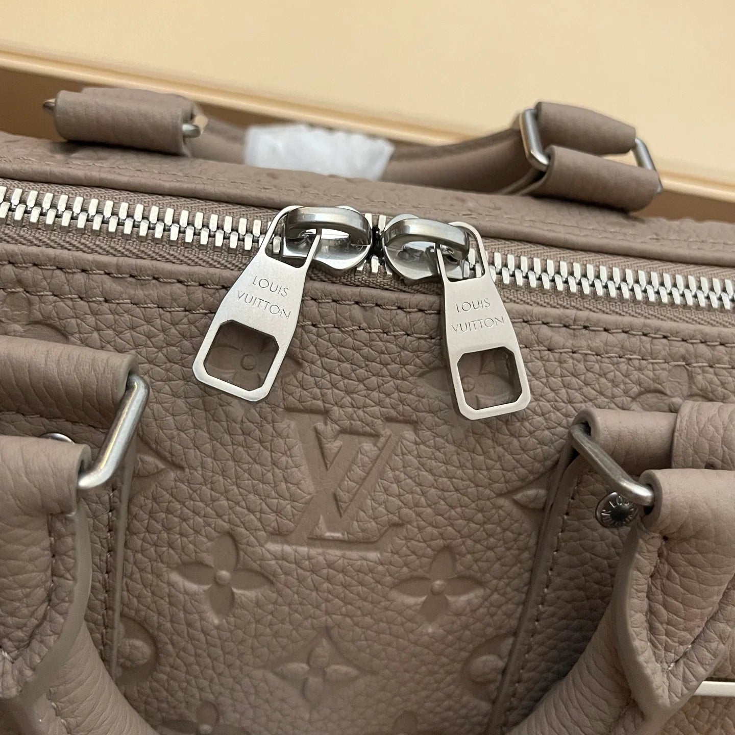 LV BAG M