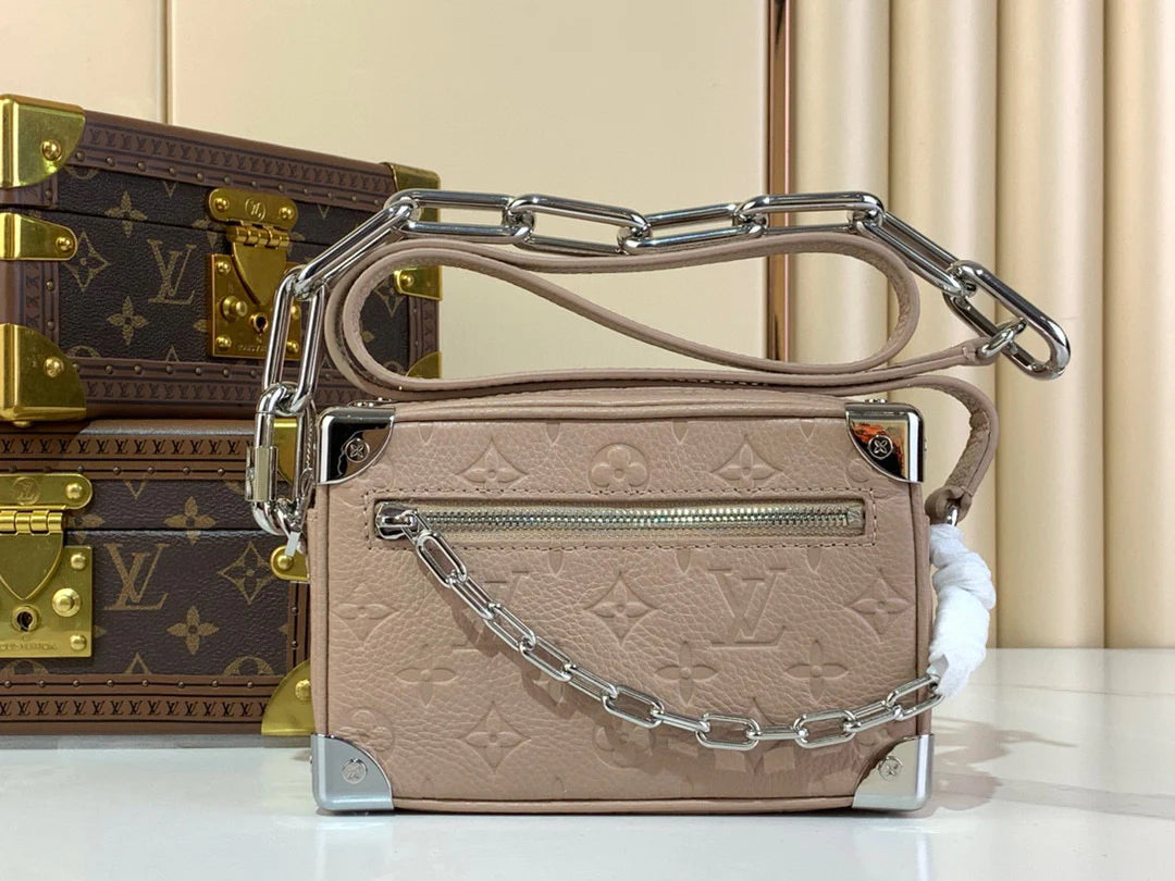 LV BAG M
