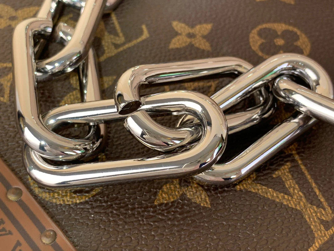 LV BAG M
