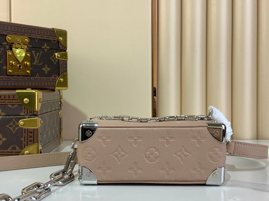 LV BAG M