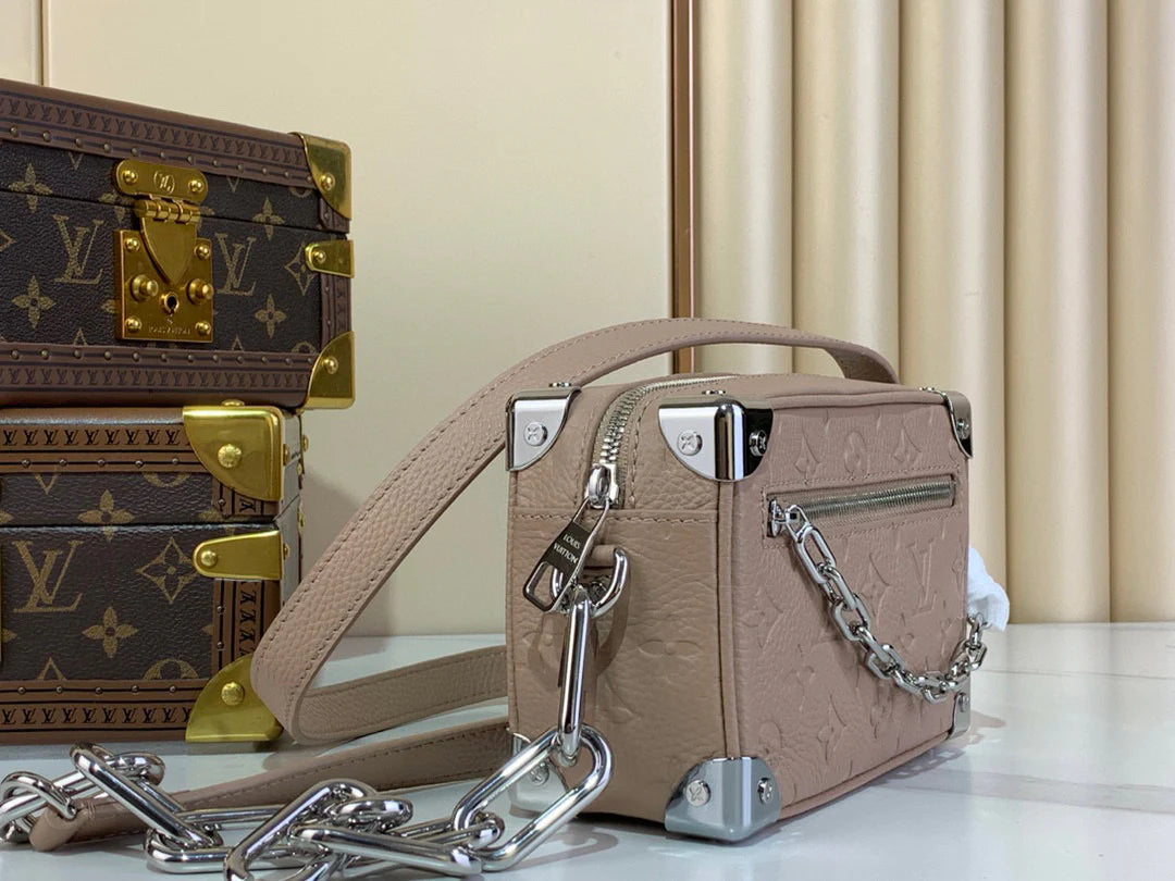 LV BAG M
