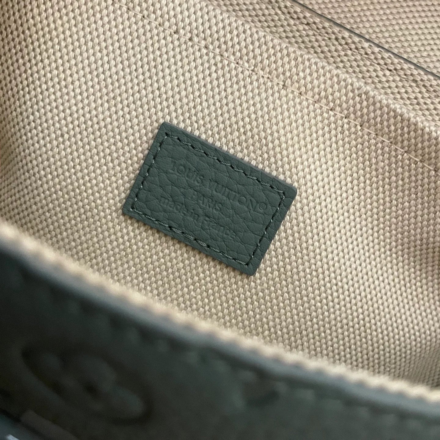 LV BAG M