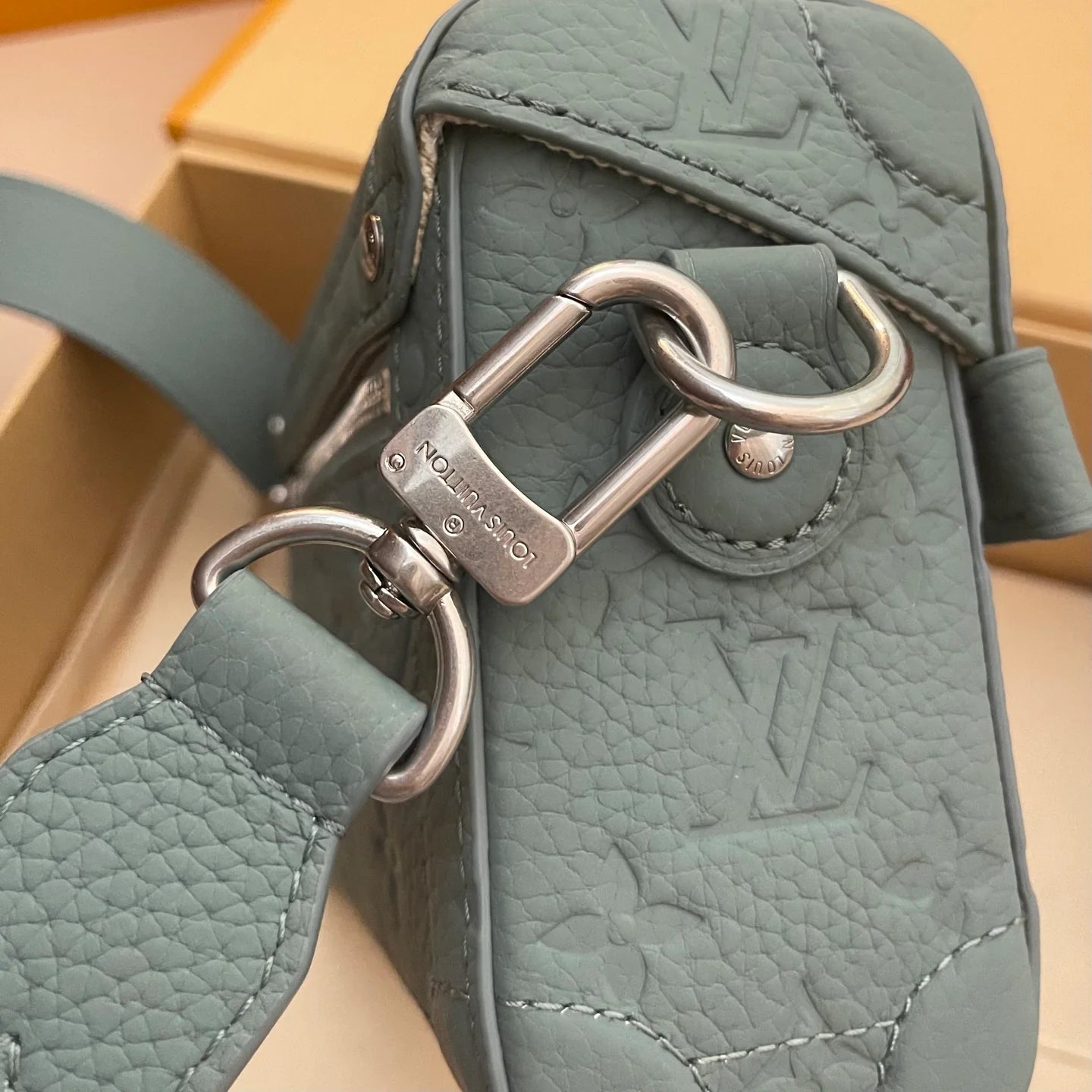 LV BAG M