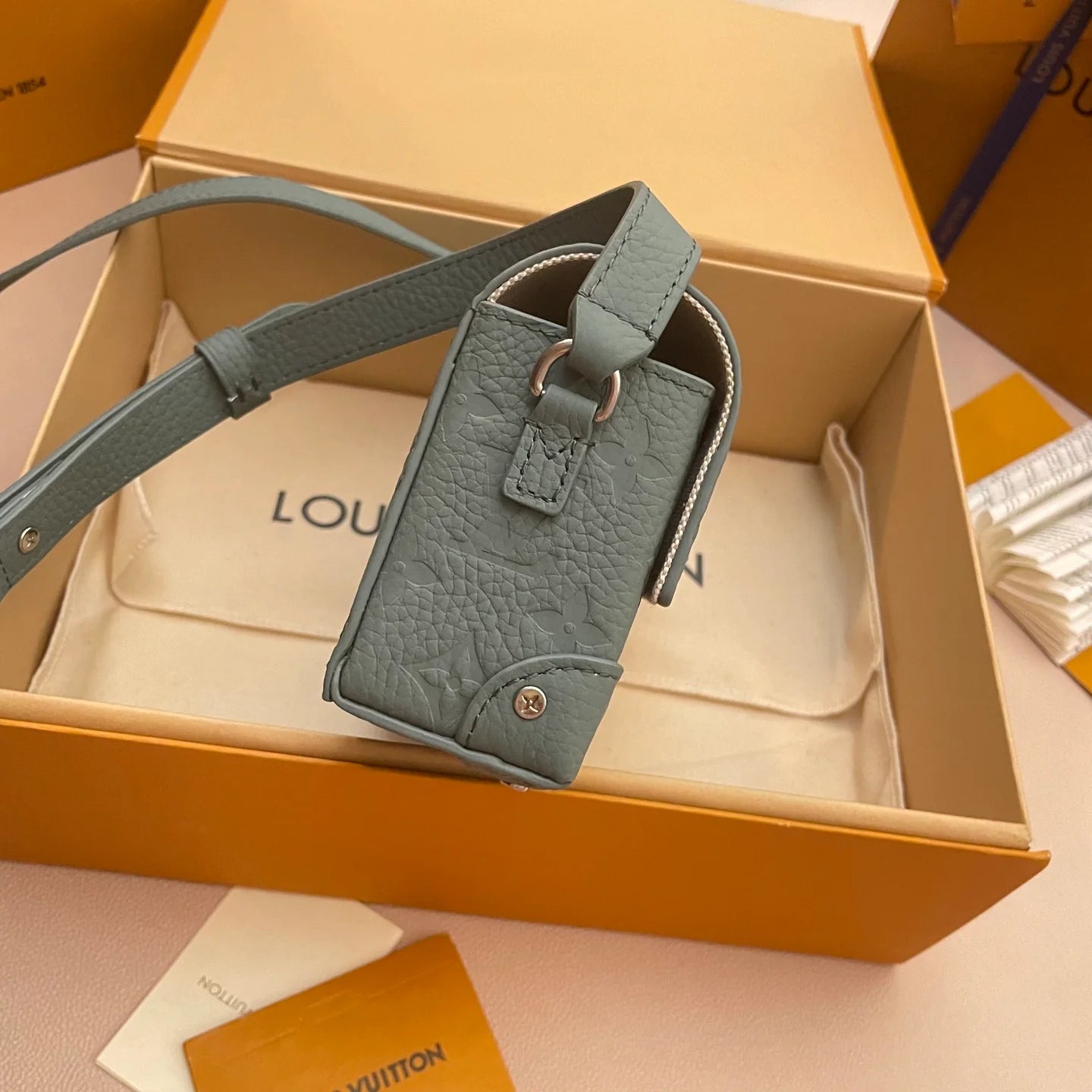 LV BAG M