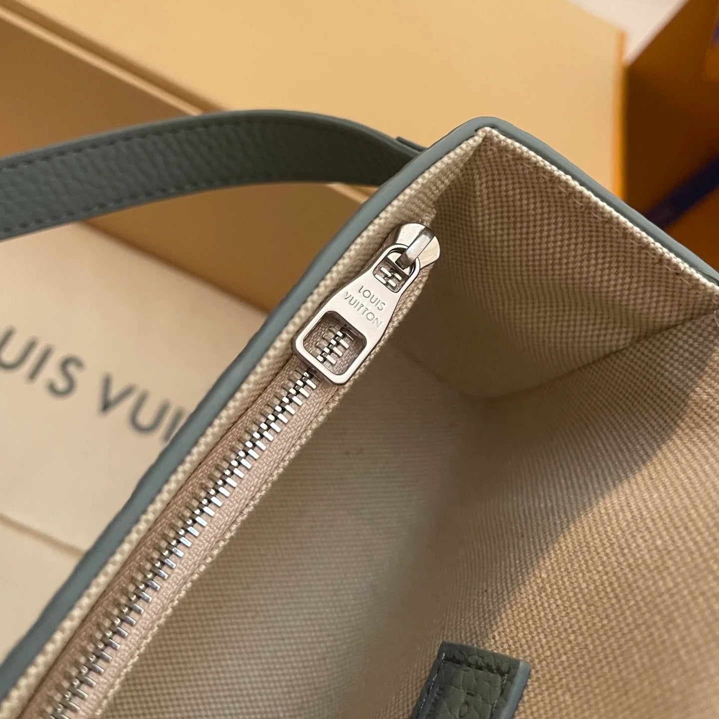 LV BAG M