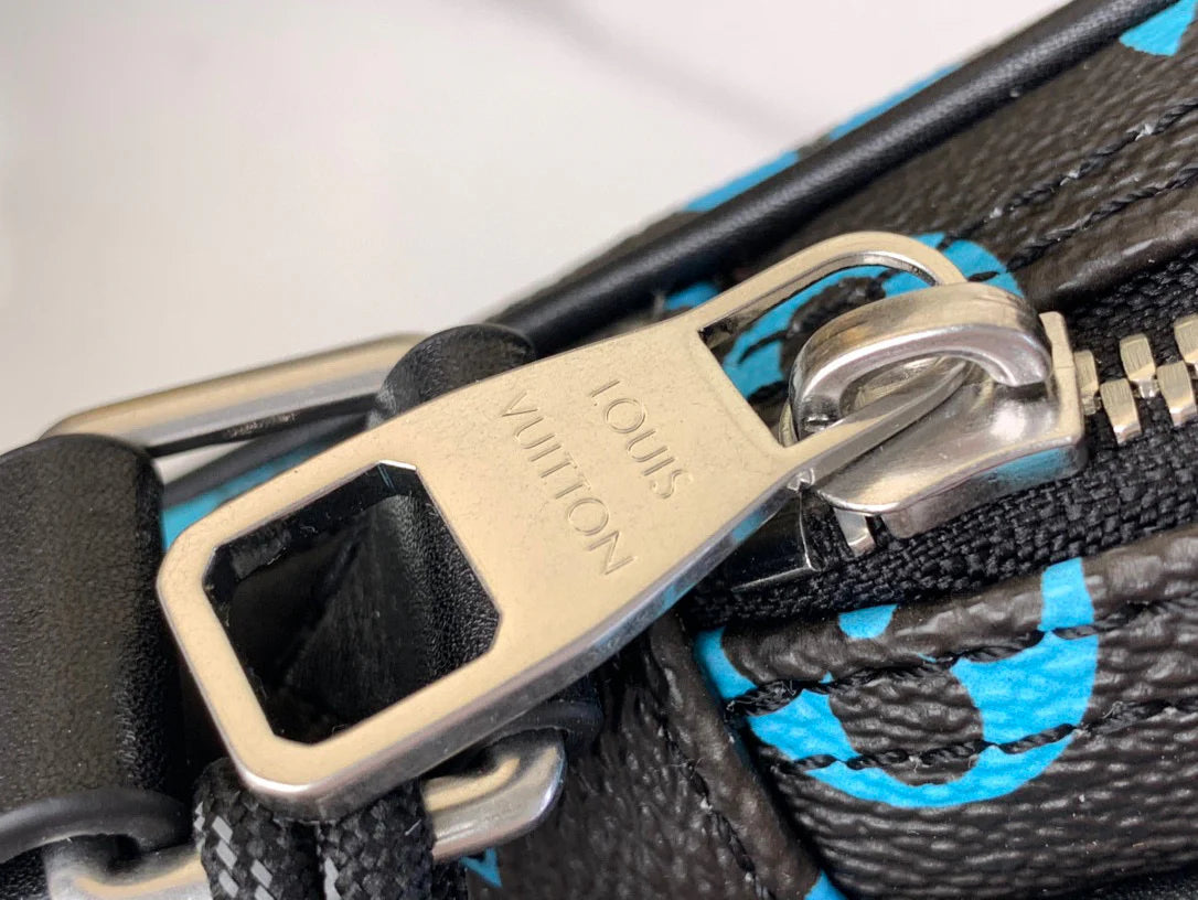 LV BAG M