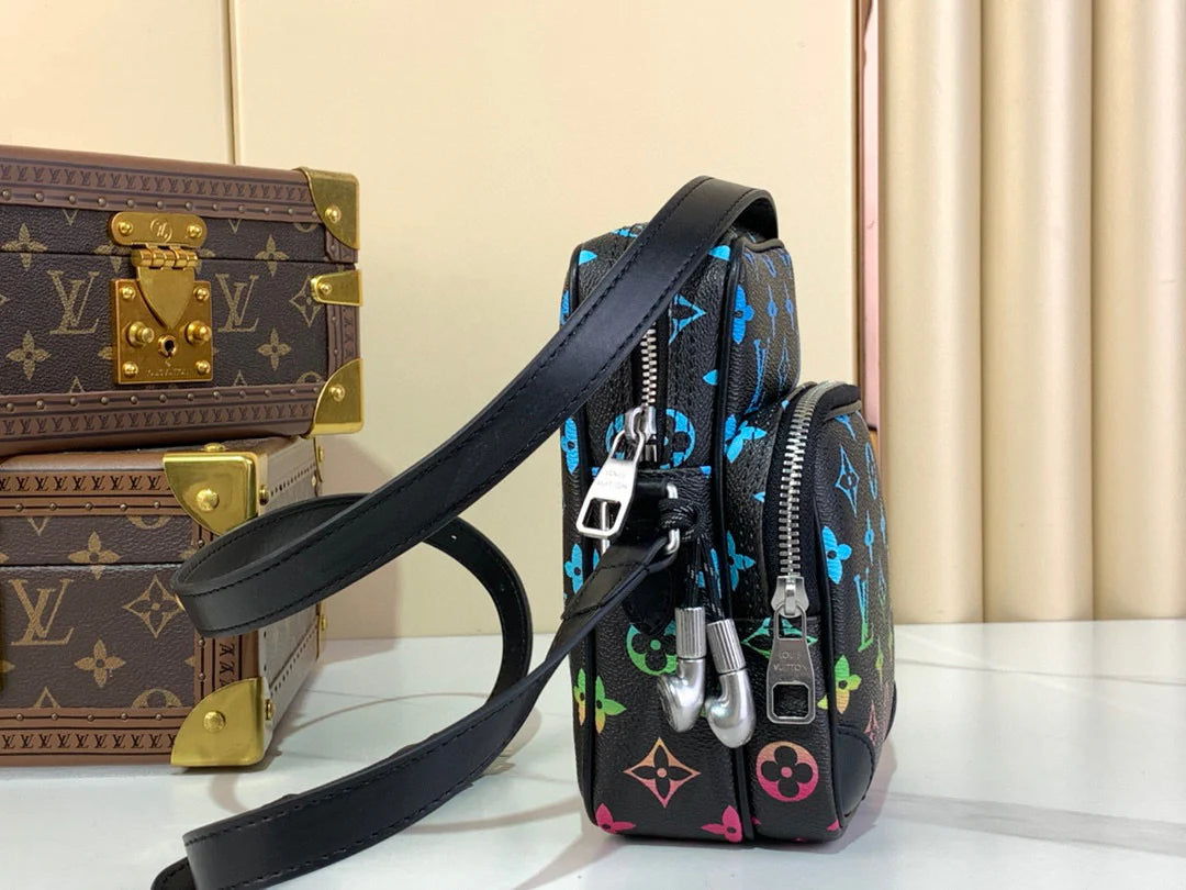 LV BAG M