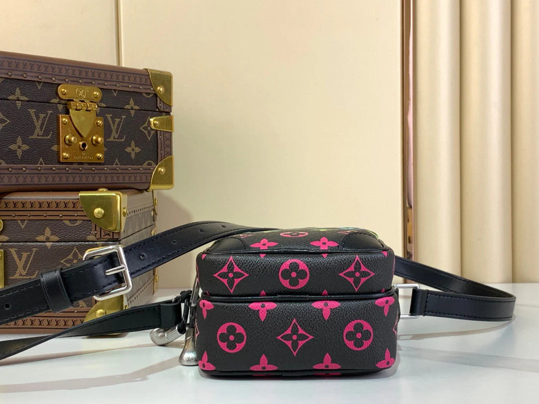 LV BAG M