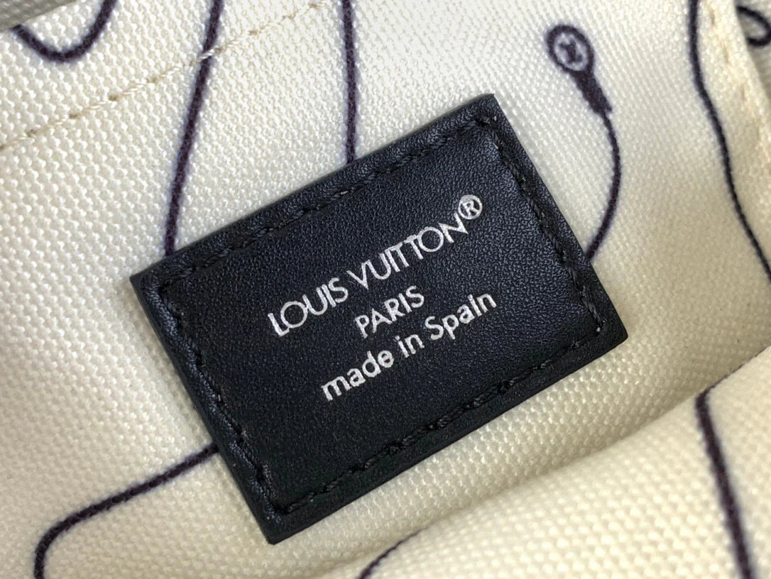 LV BAG M