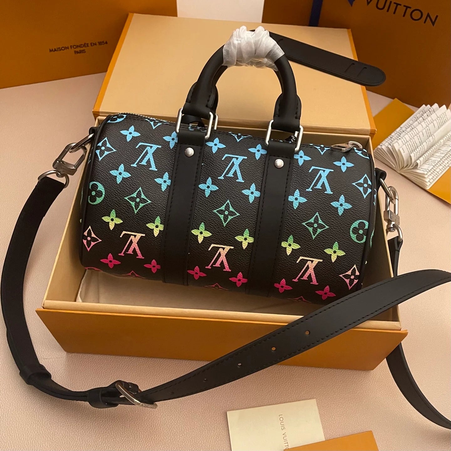 LV BAG M