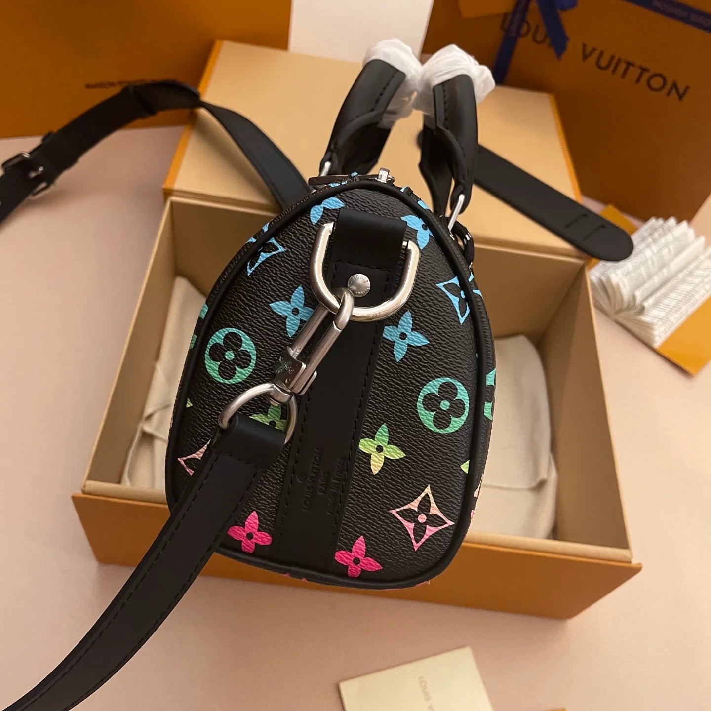 LV BAG M