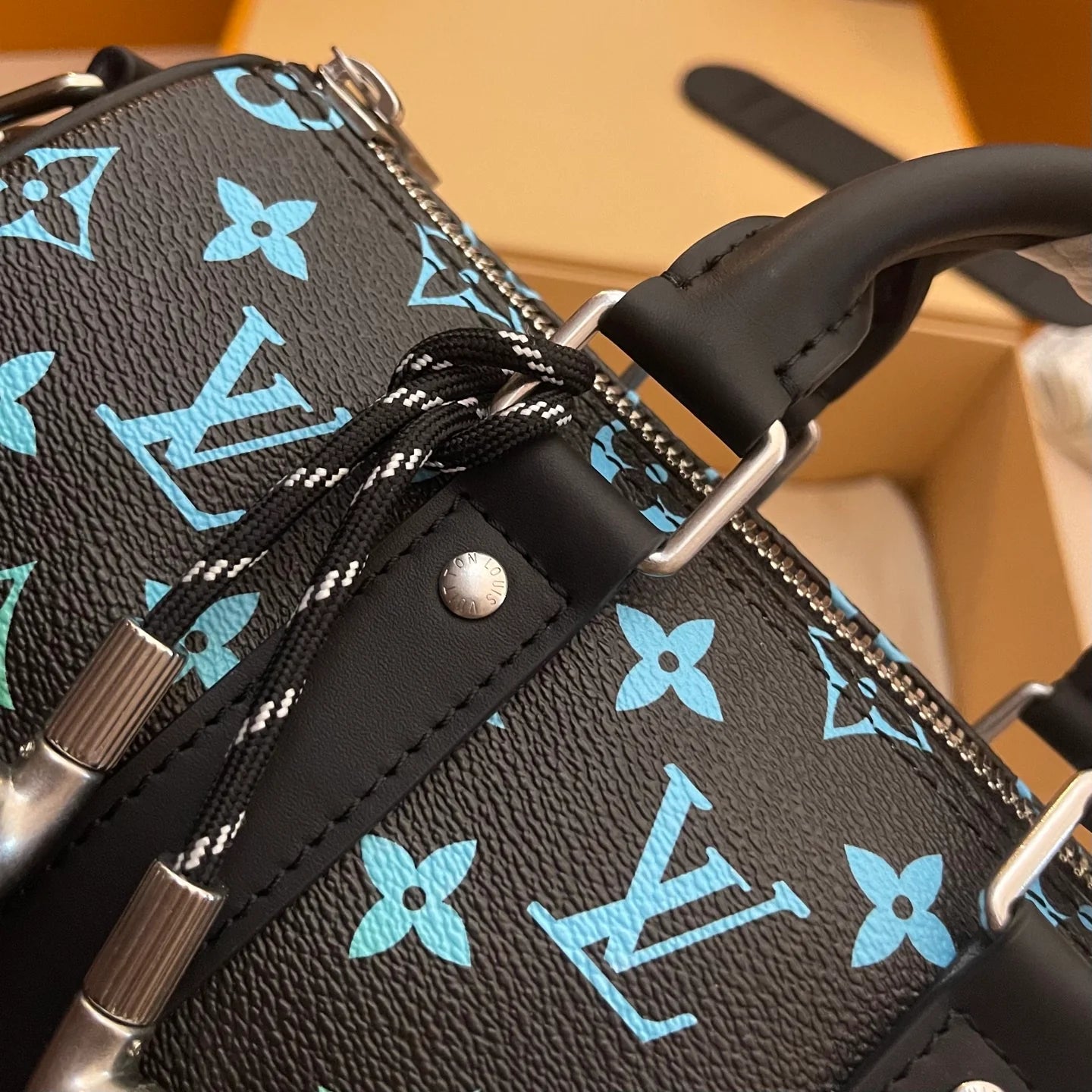 LV BAG M