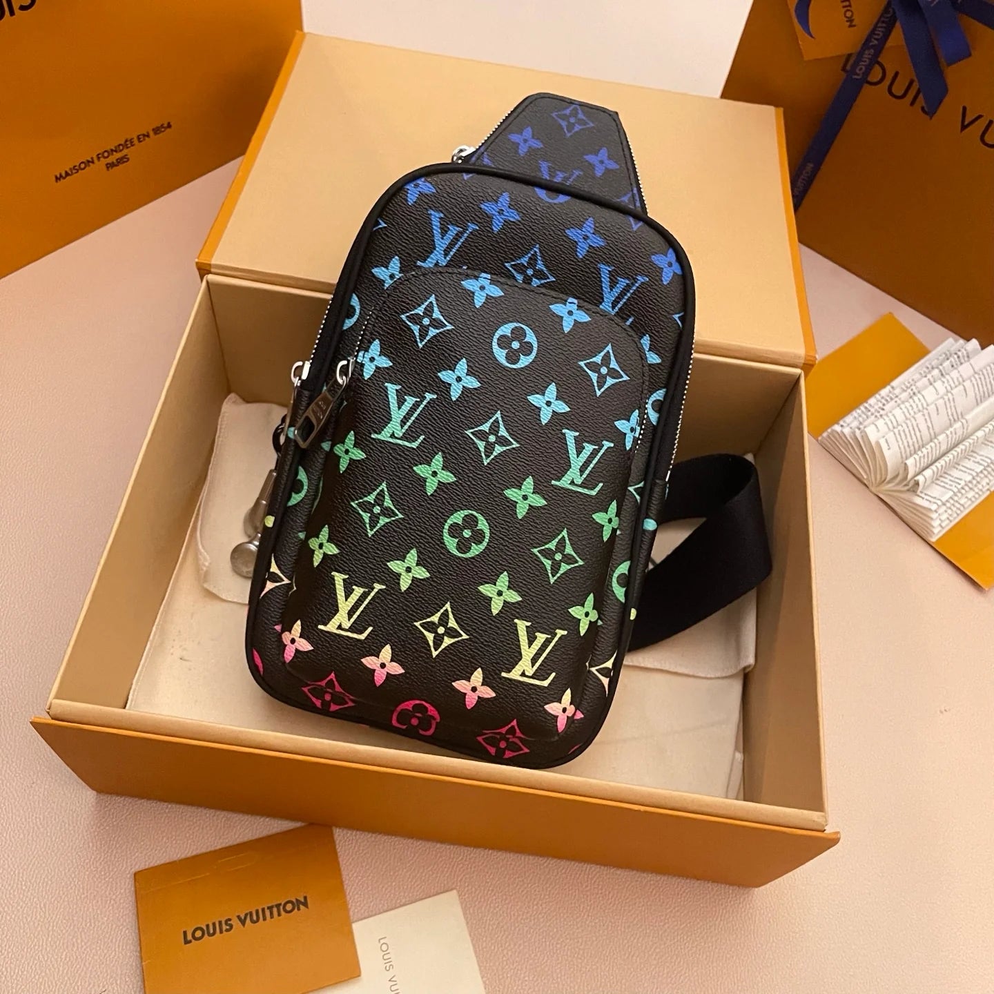 LV BAG M