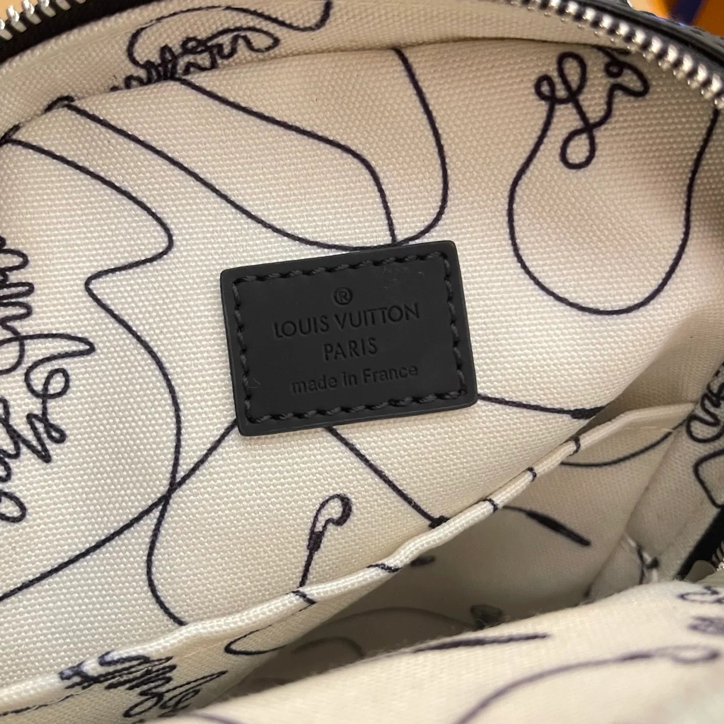 LV BAG M
