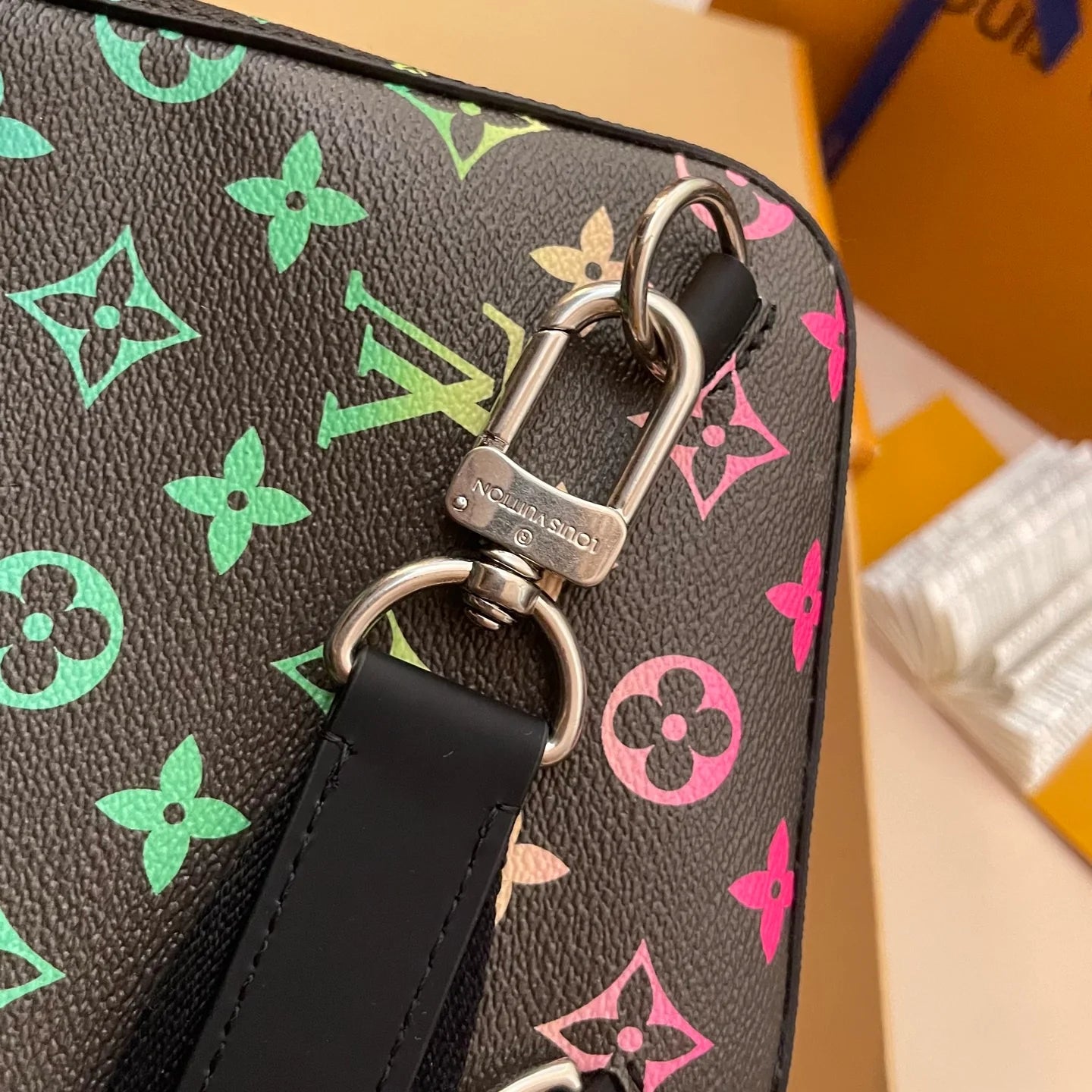 LV BAG M