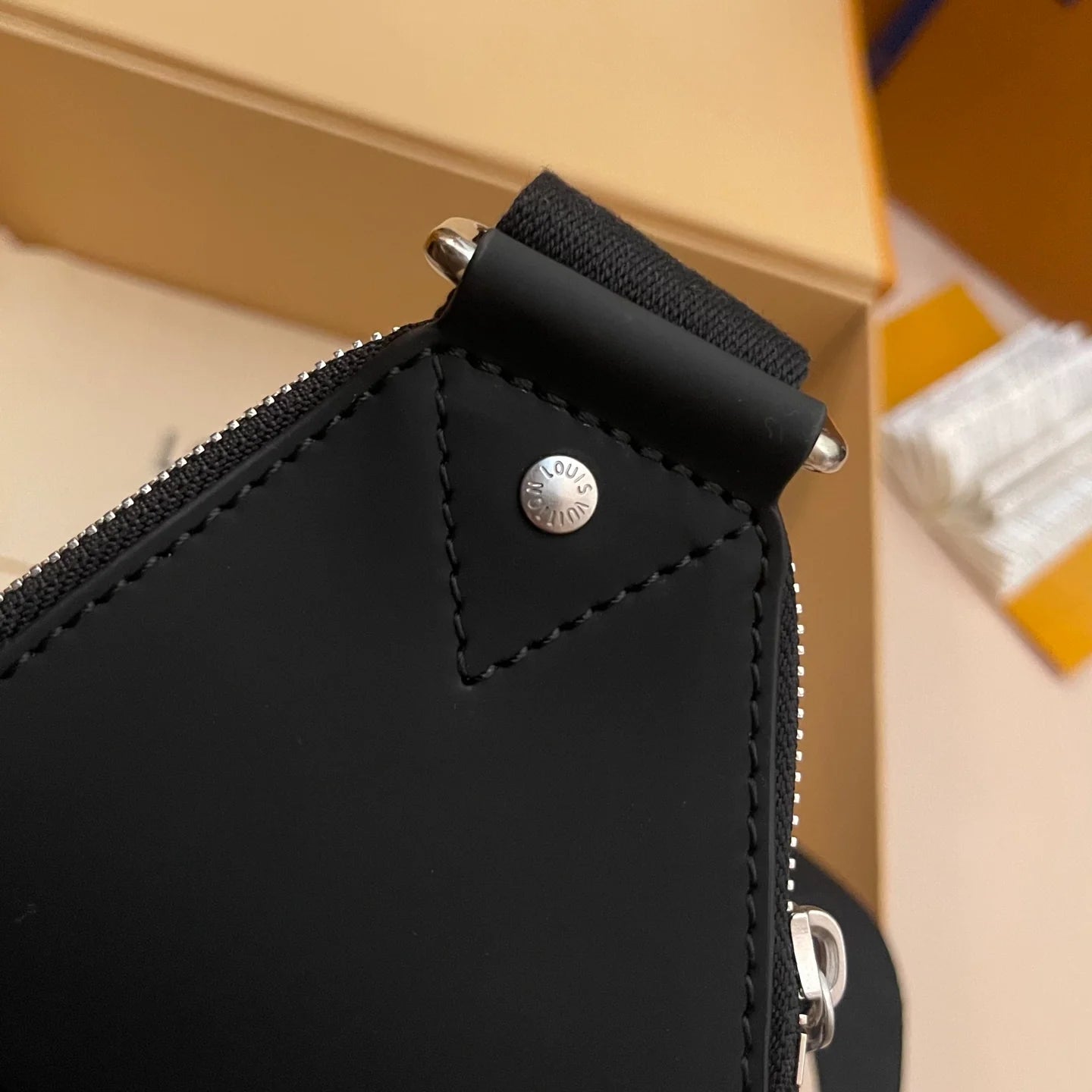 LV BAG M
