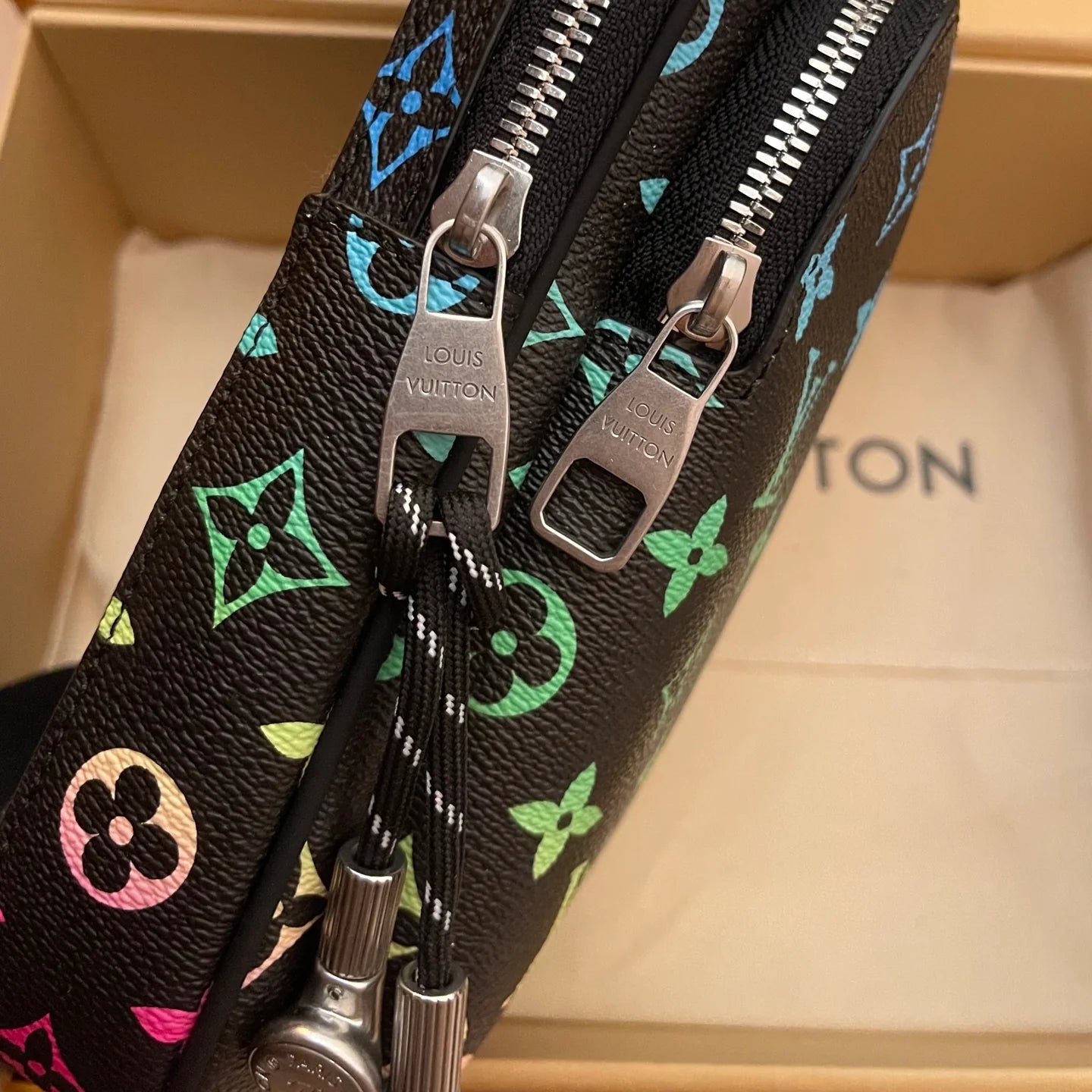 LV BAG M