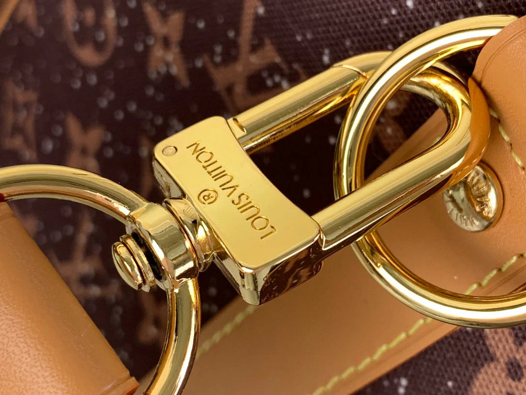 LV BAG M
