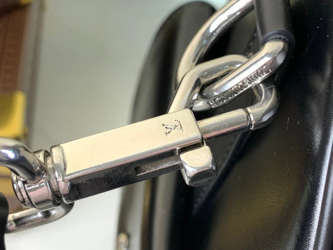 LV BAG M