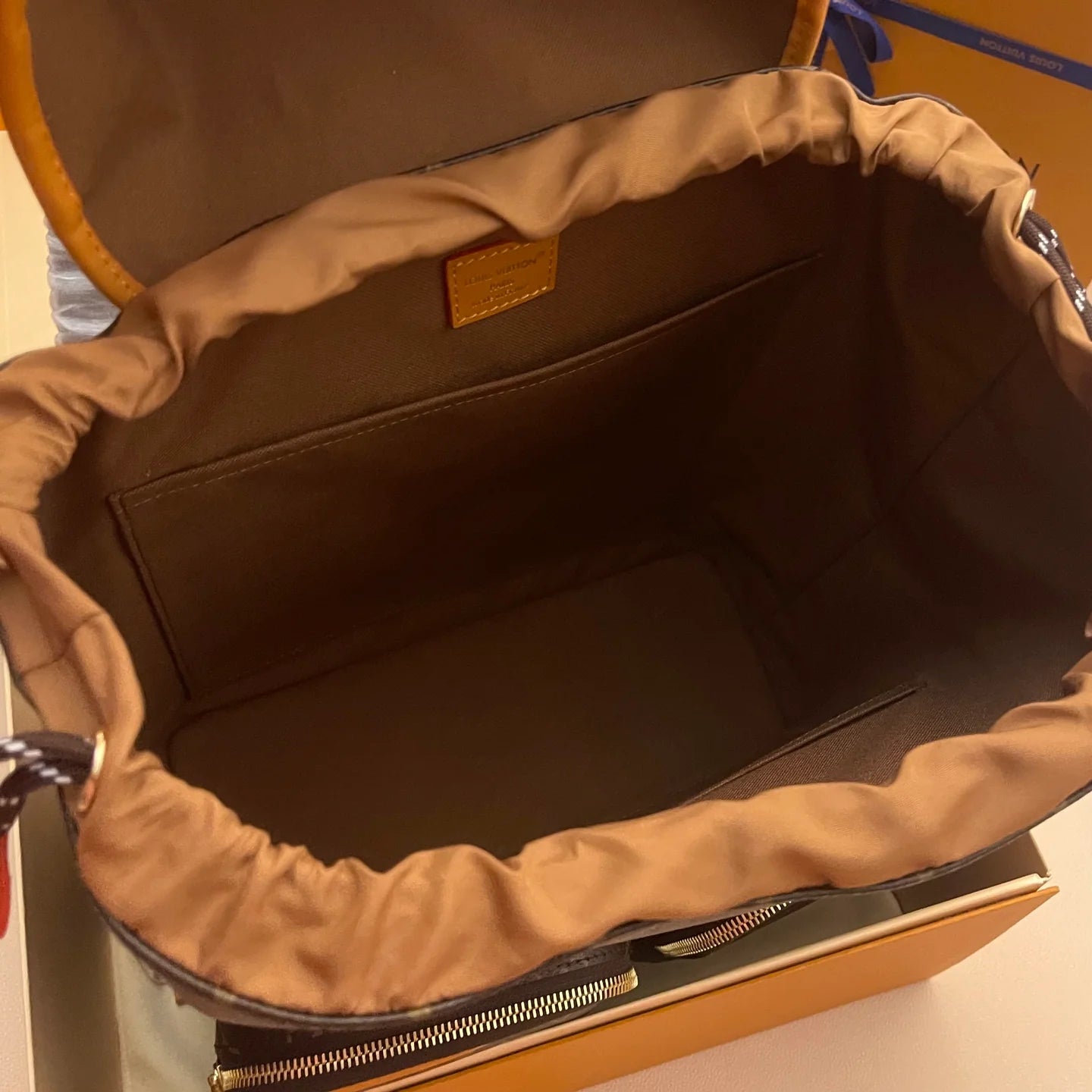 LV BAG M