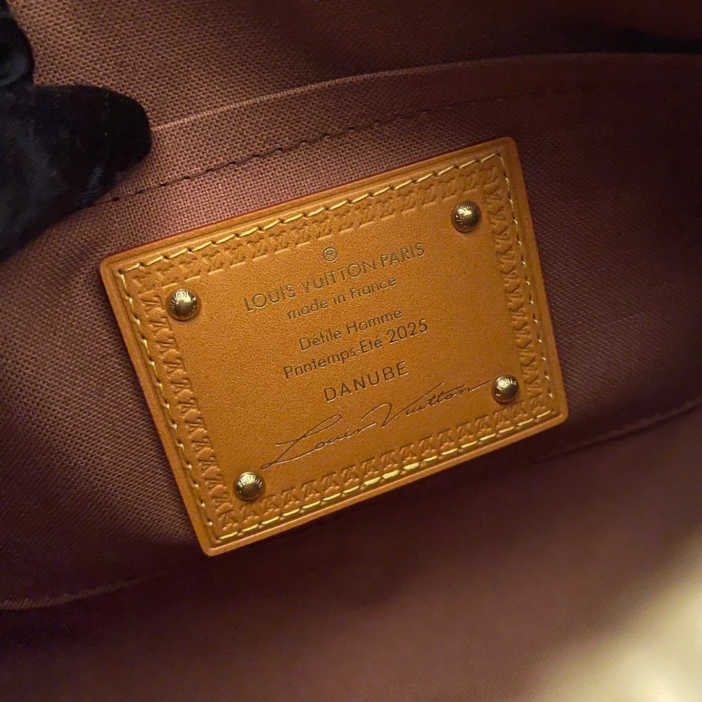 LV BAG M