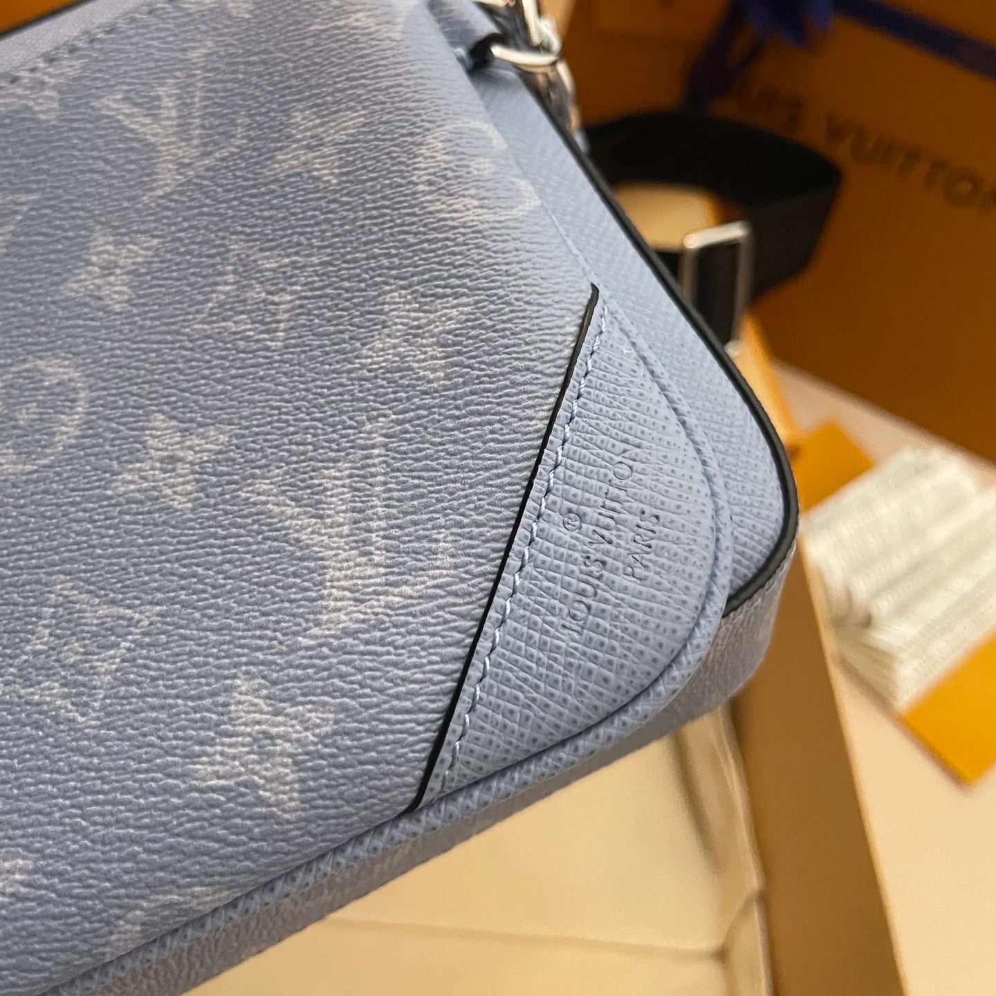 LV BAG M