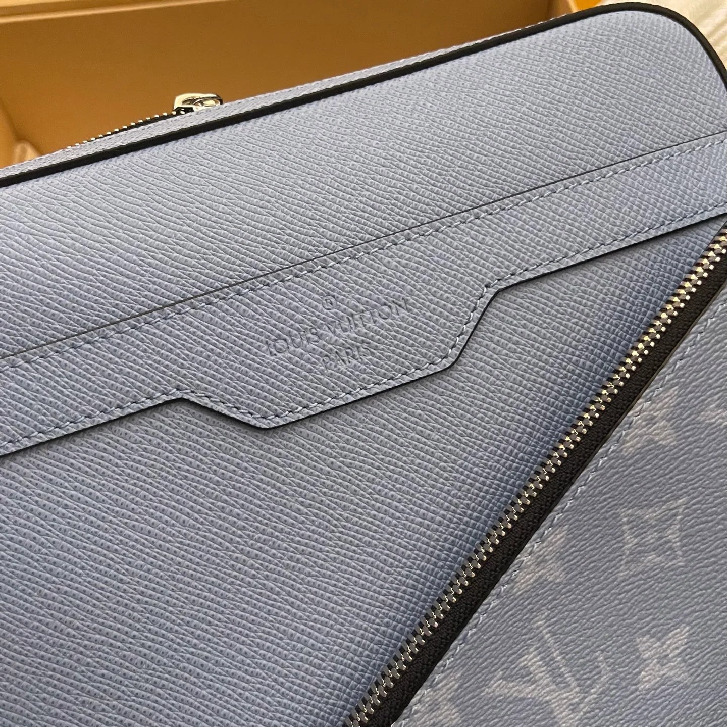 LV BAG M