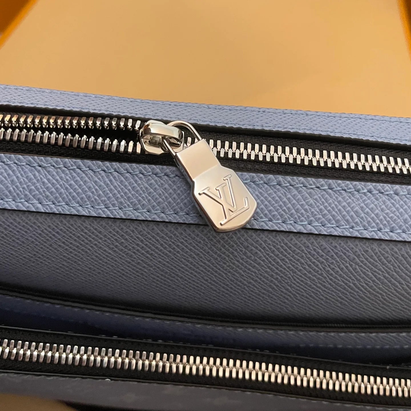LV BAG M