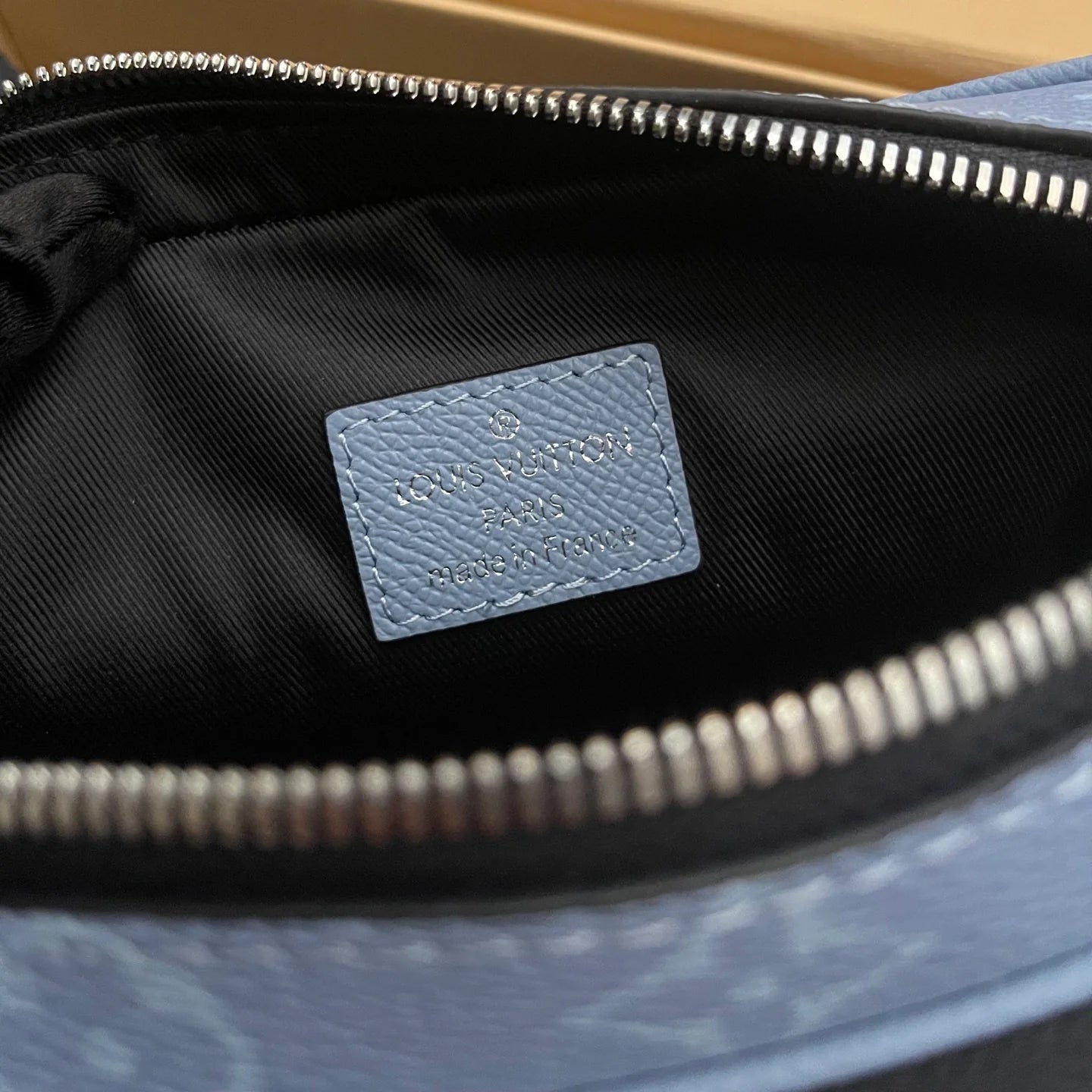 LV BAG M