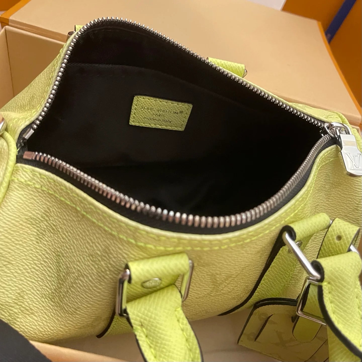 LV BAG M14078