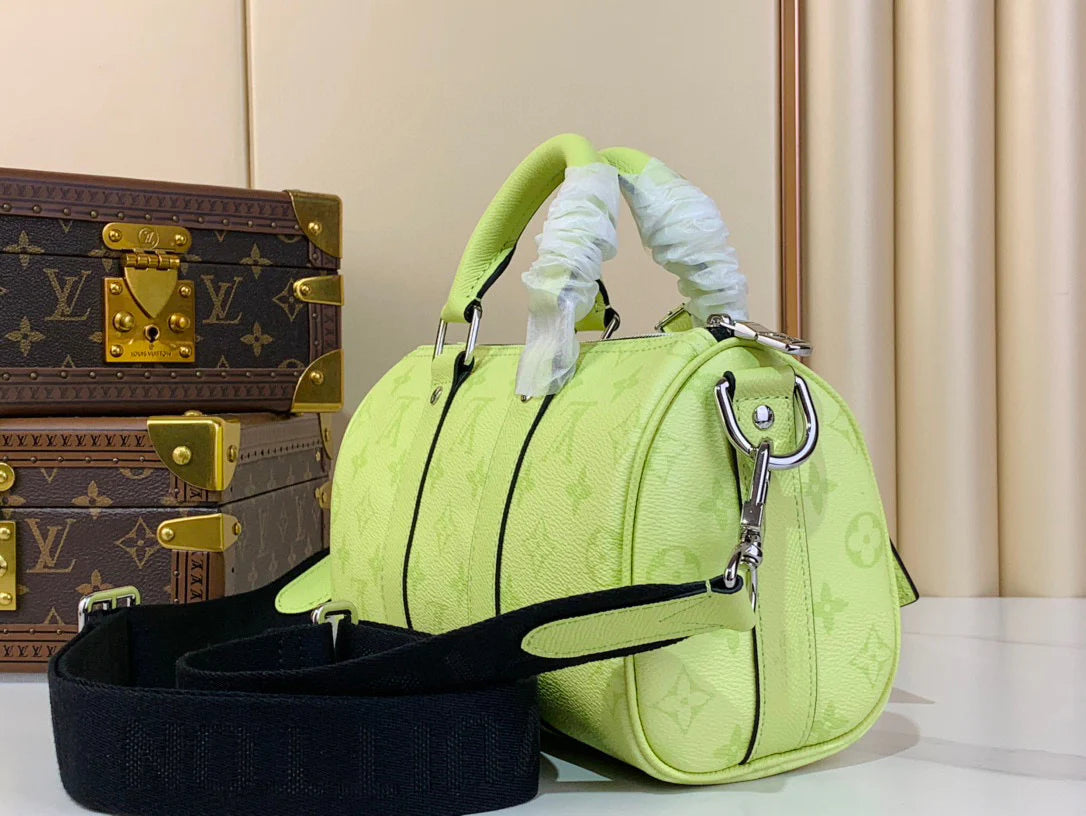 LV BAG M