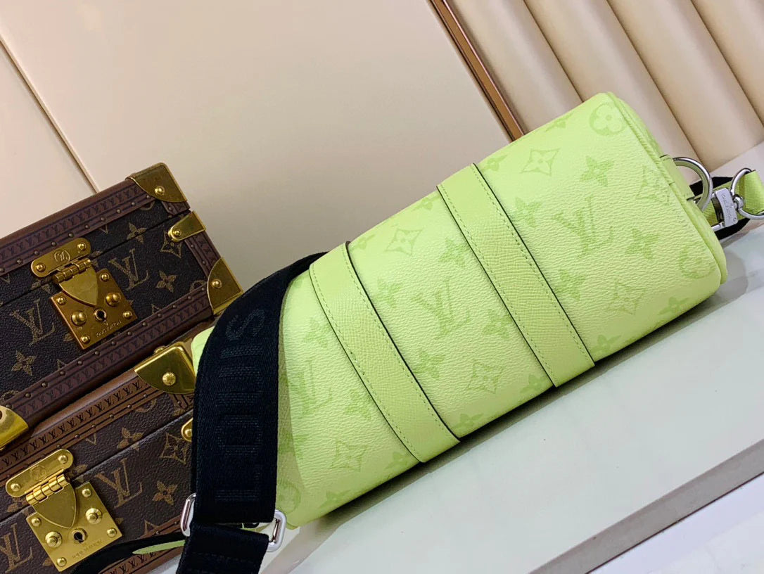 LV BAG M