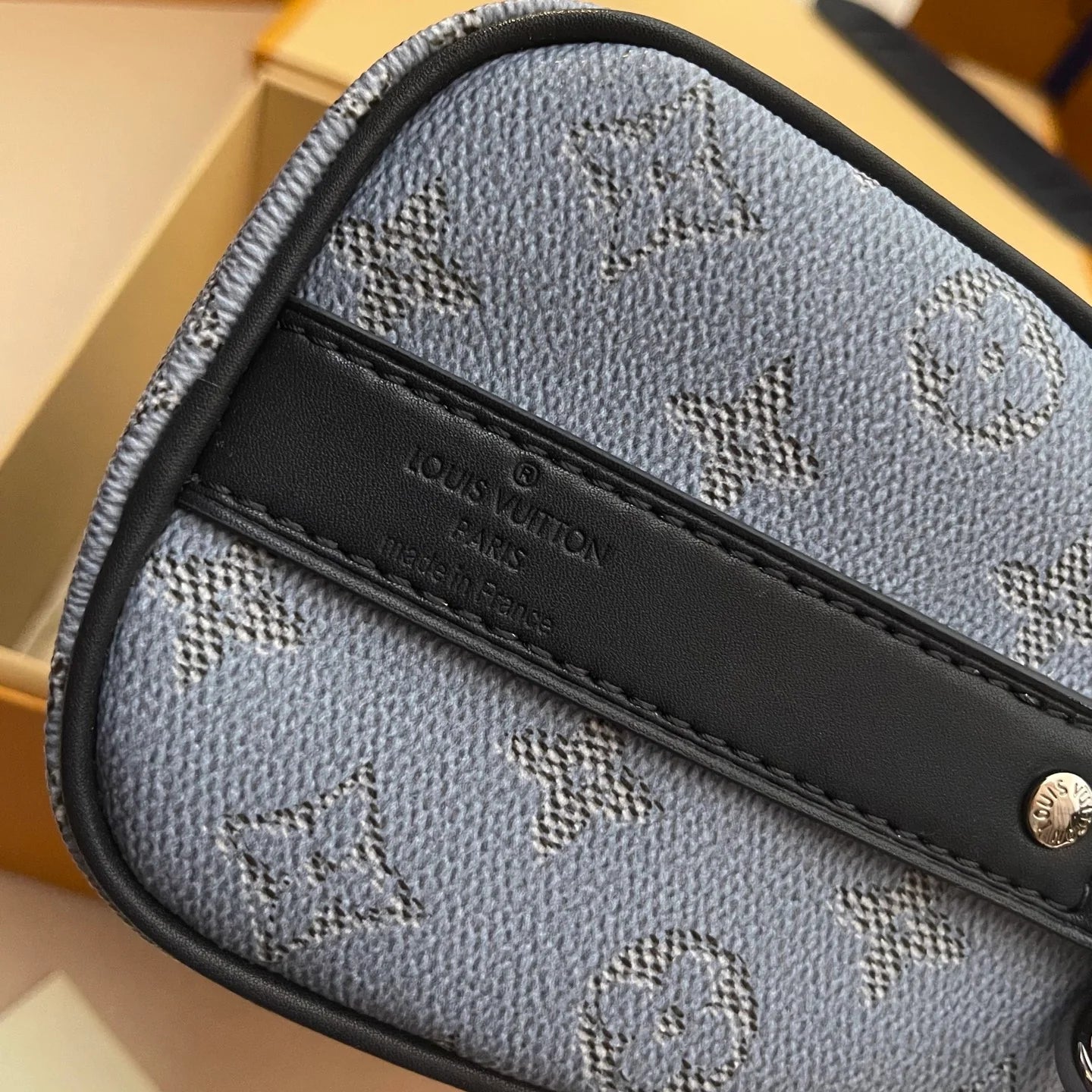 LV BAG M