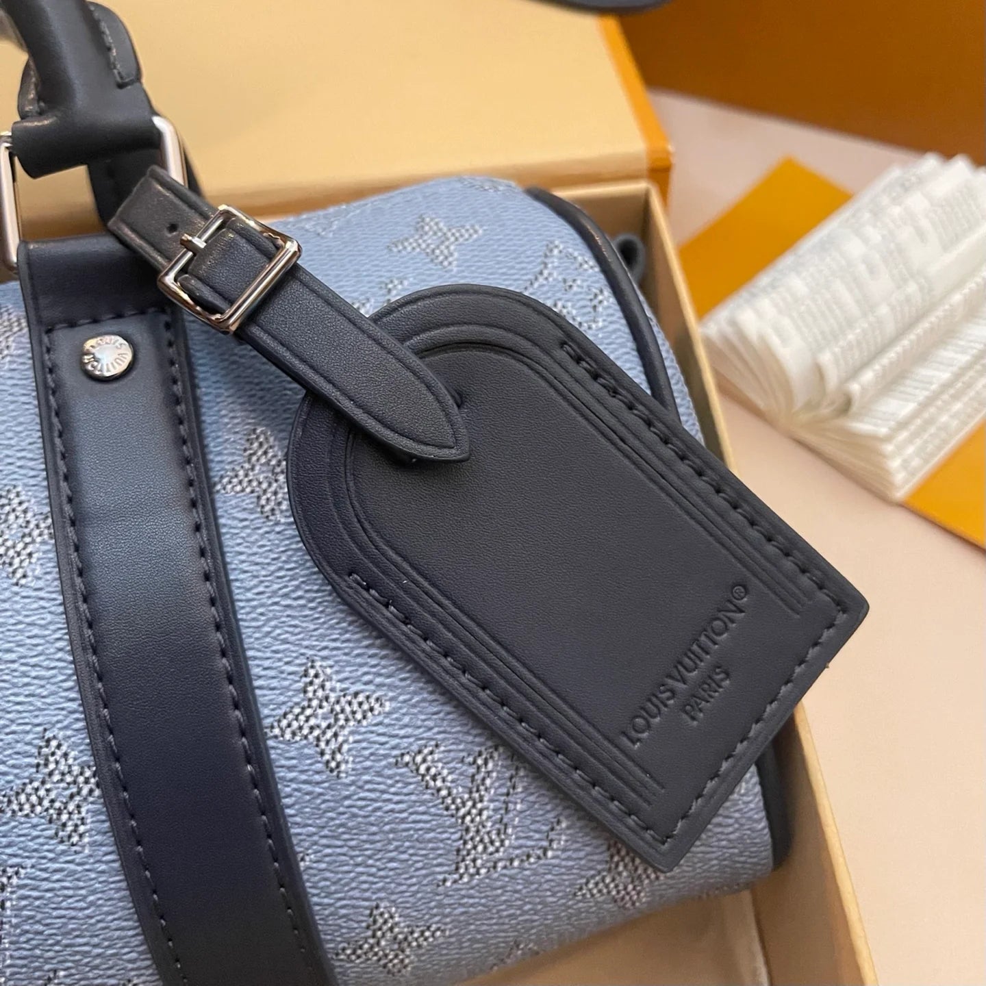 LV BAG M
