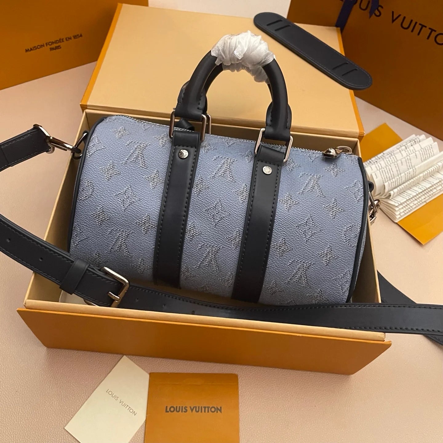 LV BAG M