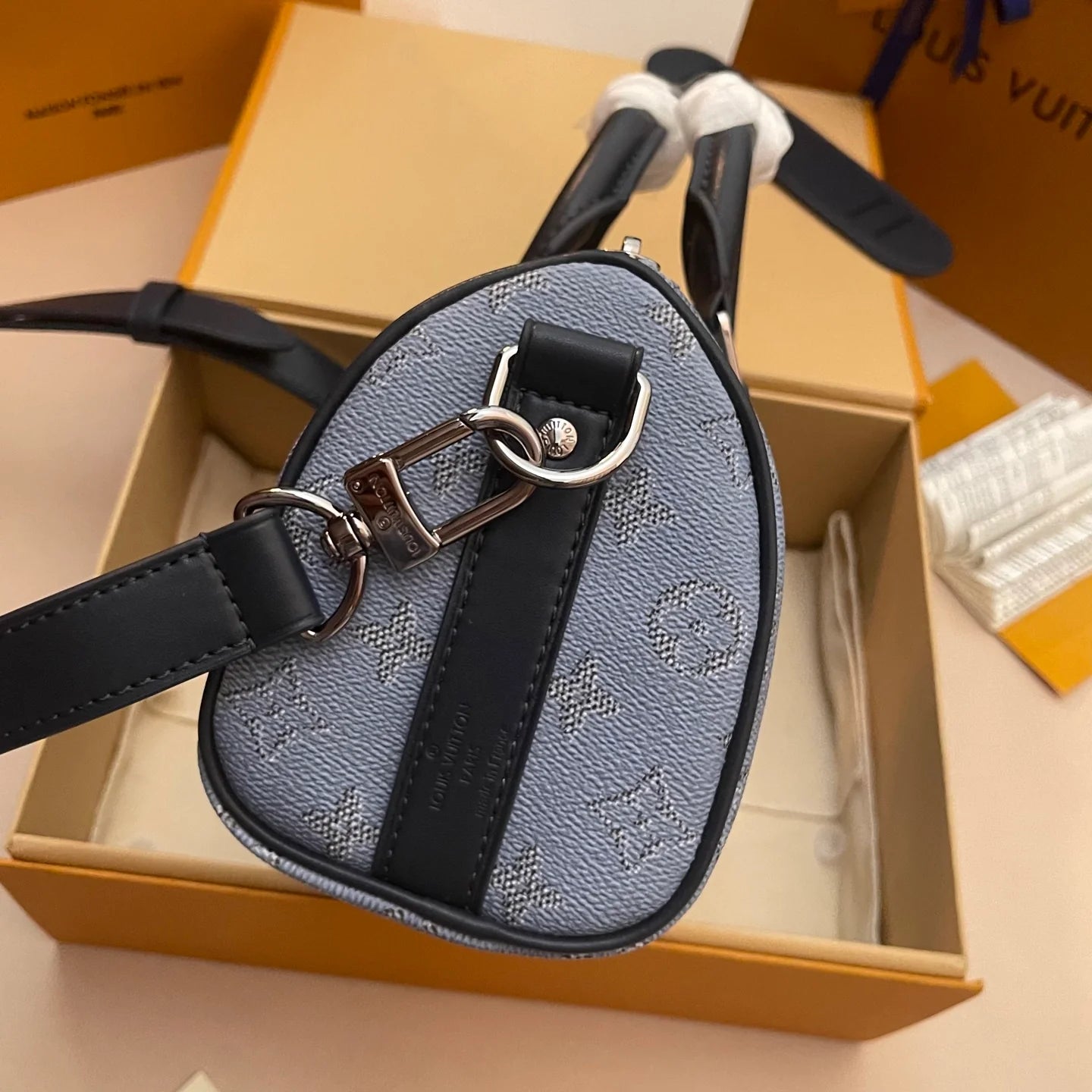 LV BAG M