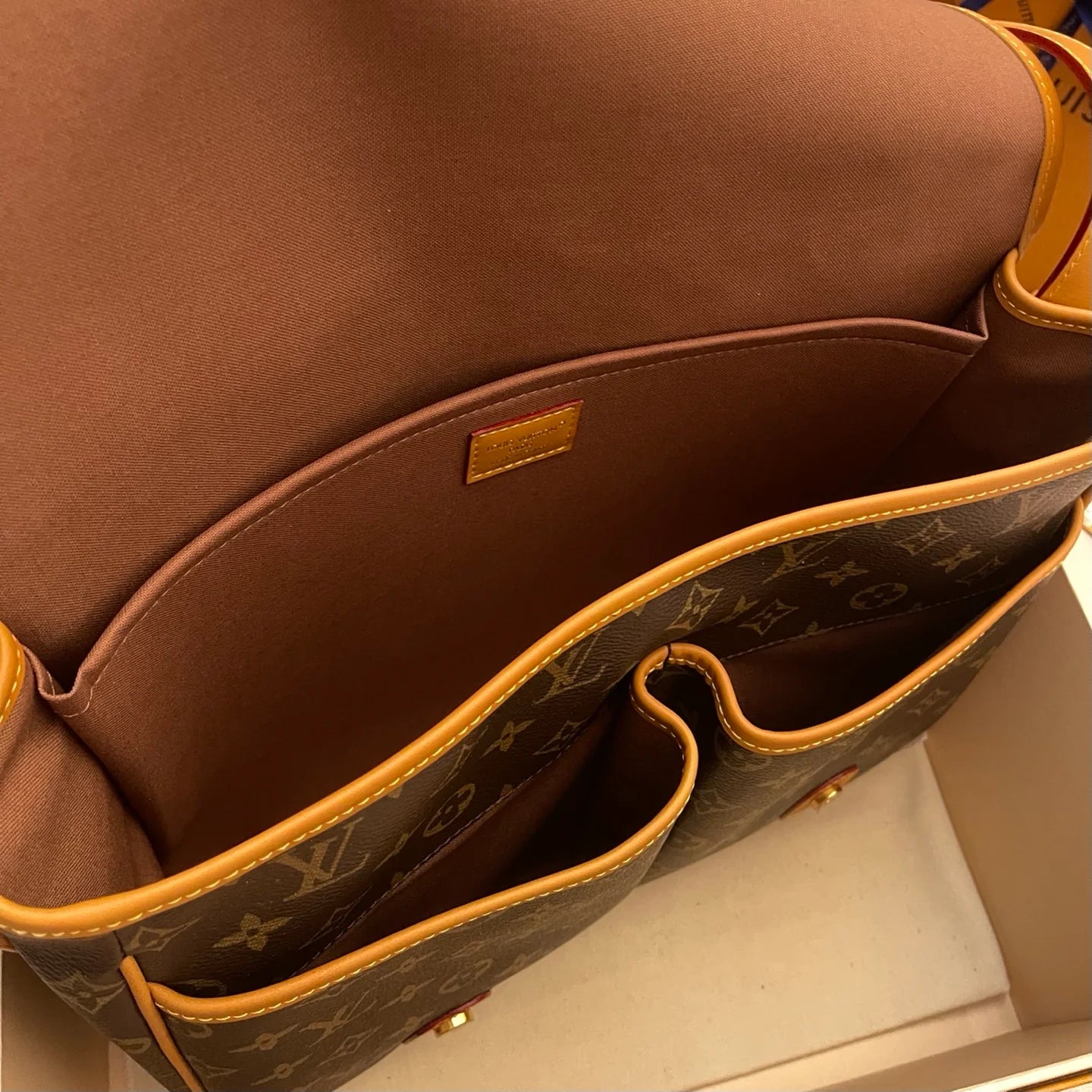 LV BAG M