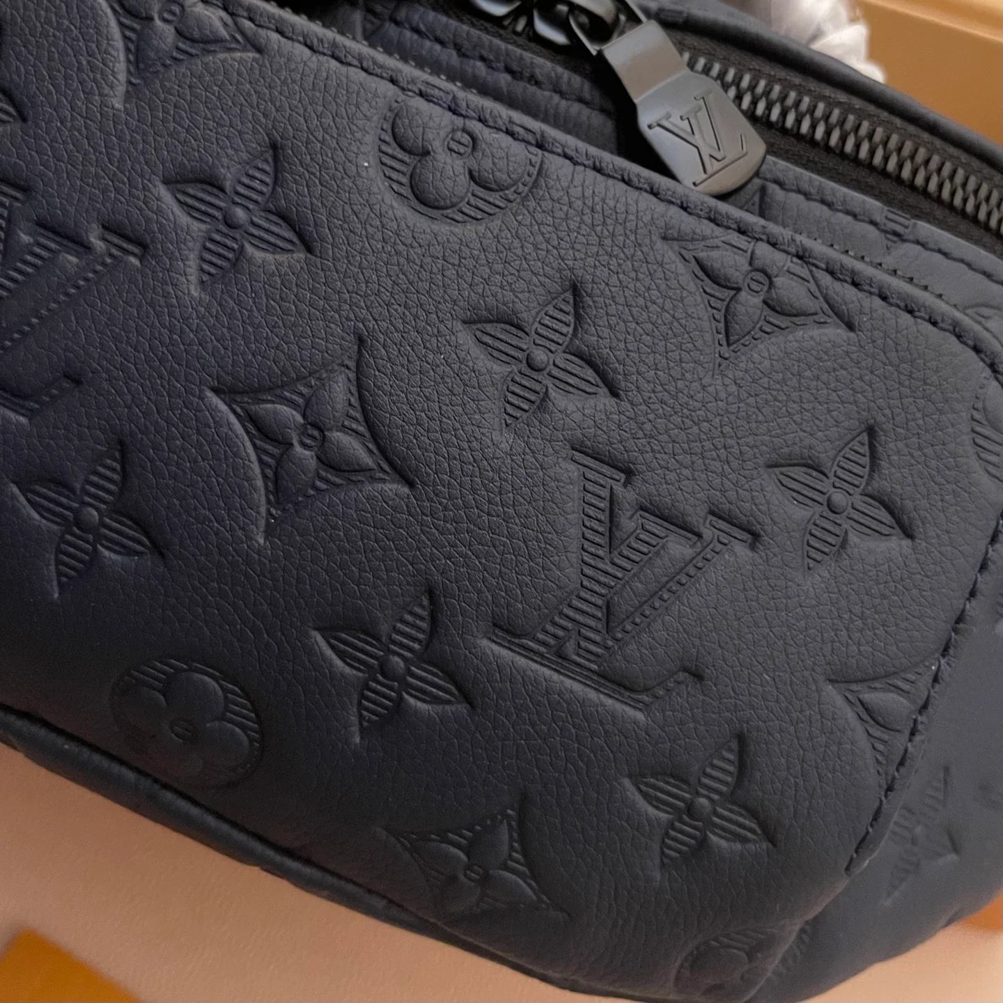 LV BAG M