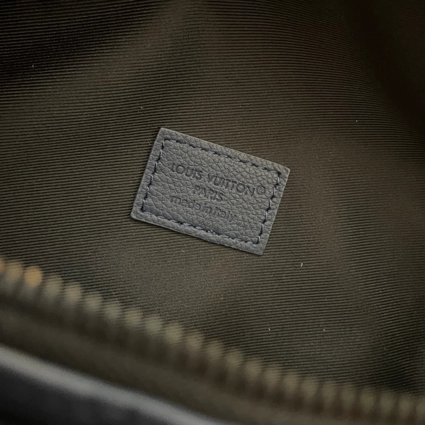 LV BAG M