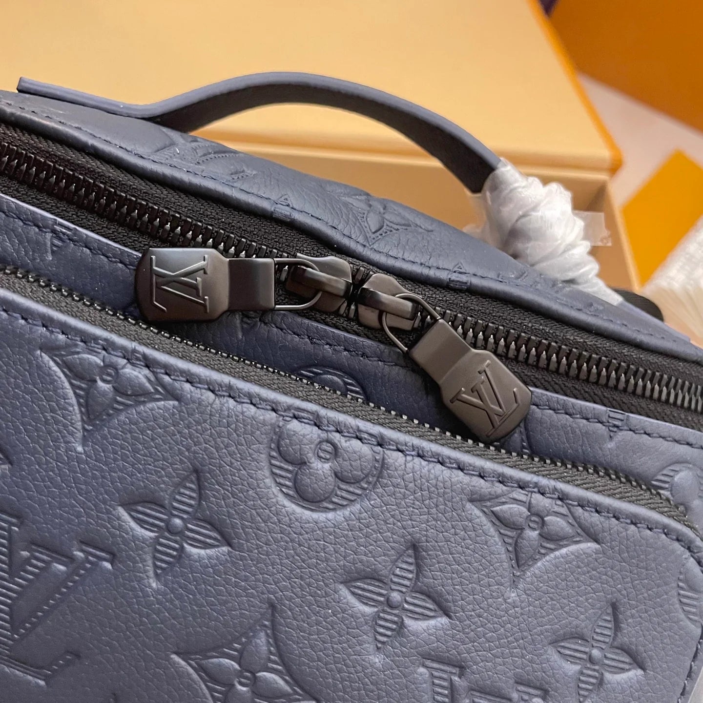 LV BAG M