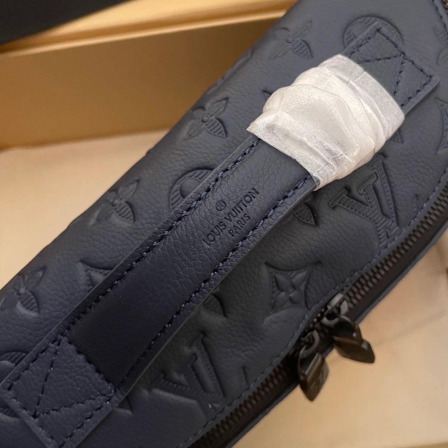 LV BAG M